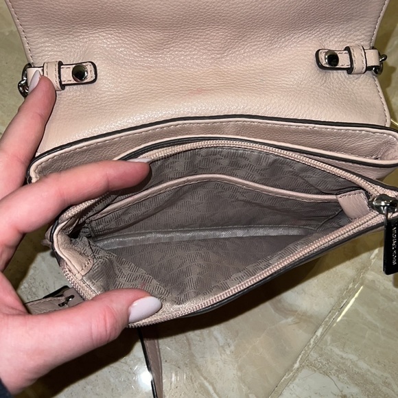 Michael Kors crossbody in Ballet - Picture 6 of 7